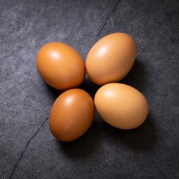 雞蛋<strong>美容</strong>護(hù)膚的秘密揭示：蛋清與蛋黃，哪個(gè)更好？