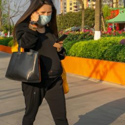 經(jīng)期可以做<strong>美容</strong>護膚嗎女生：揭秘真相，了解正確的護膚知識！